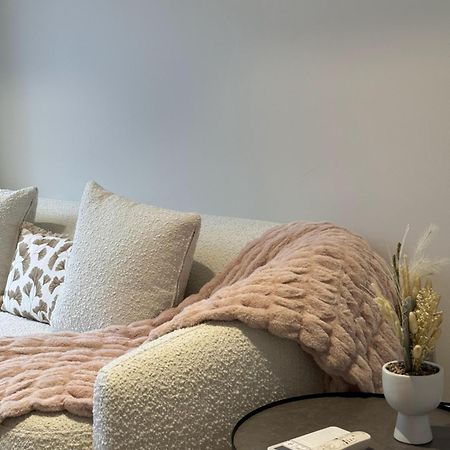 Black-Luxe Living In The Heart Of City Leilighet Christchurch Eksteriør bilde