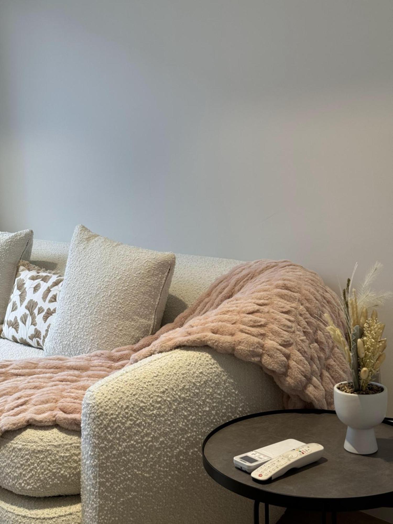 Black-Luxe Living In The Heart Of City Leilighet Christchurch Eksteriør bilde