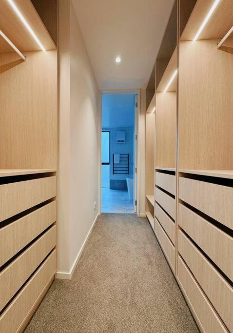 Black-Luxe Living In The Heart Of City Leilighet Christchurch Eksteriør bilde