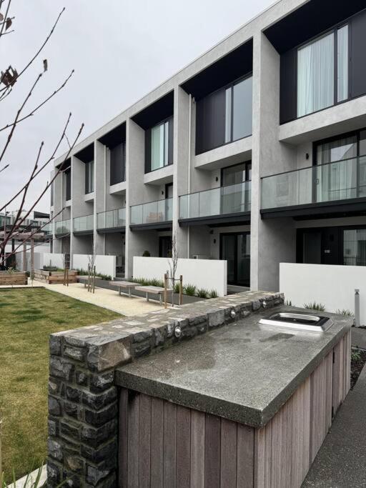 Black-Luxe Living In The Heart Of City Leilighet Christchurch Eksteriør bilde