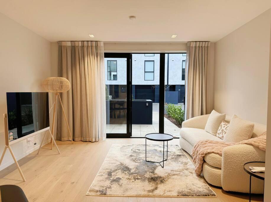 Black-Luxe Living In The Heart Of City Leilighet Christchurch Eksteriør bilde