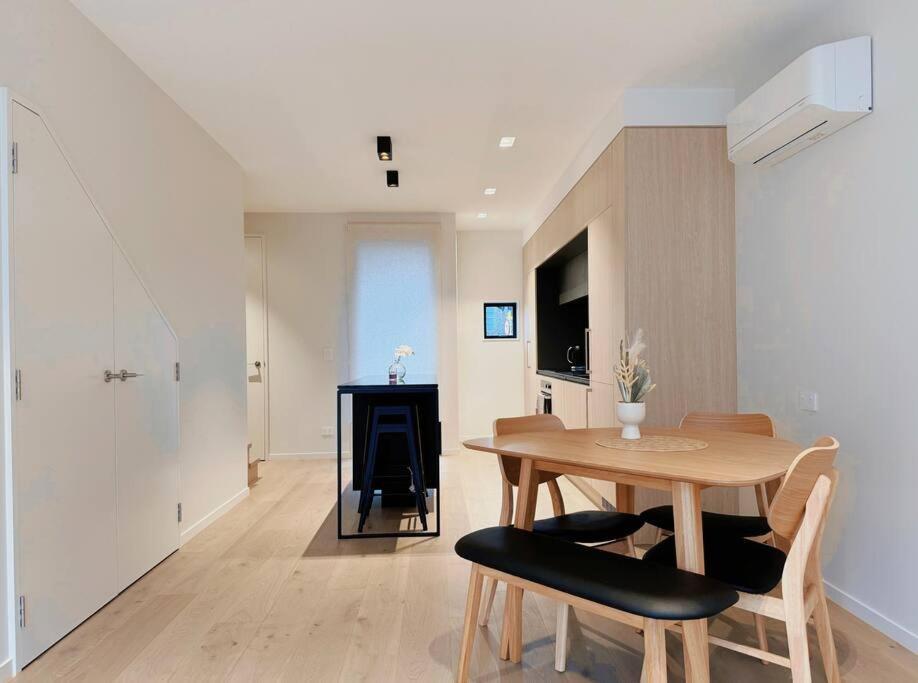 Black-Luxe Living In The Heart Of City Leilighet Christchurch Eksteriør bilde