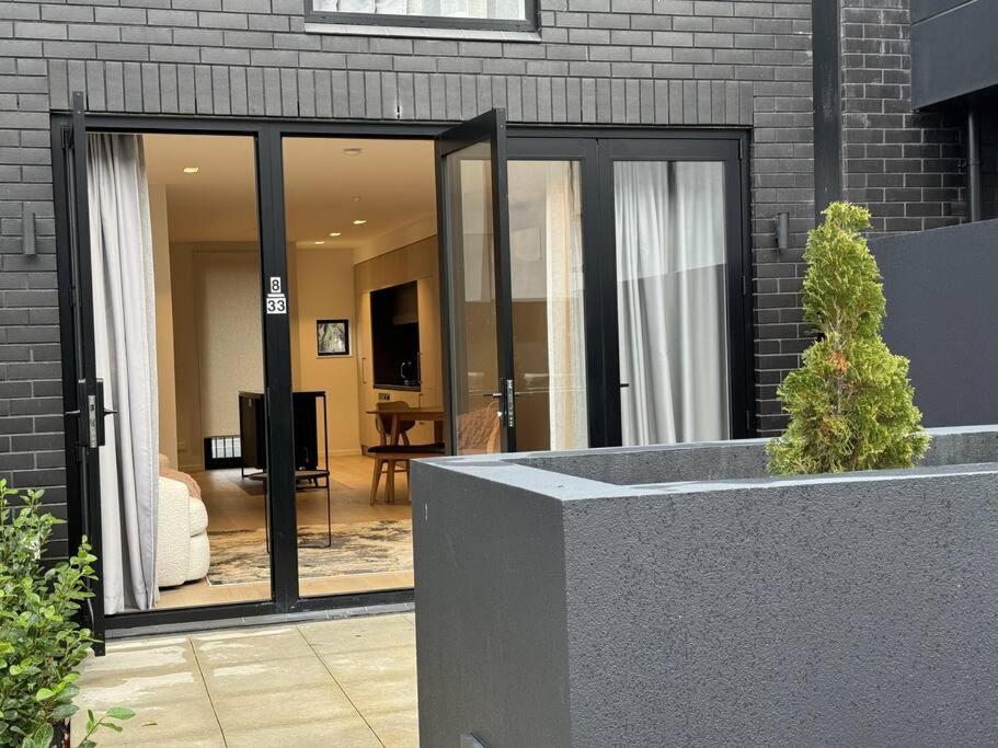 Black-Luxe Living In The Heart Of City Leilighet Christchurch Eksteriør bilde