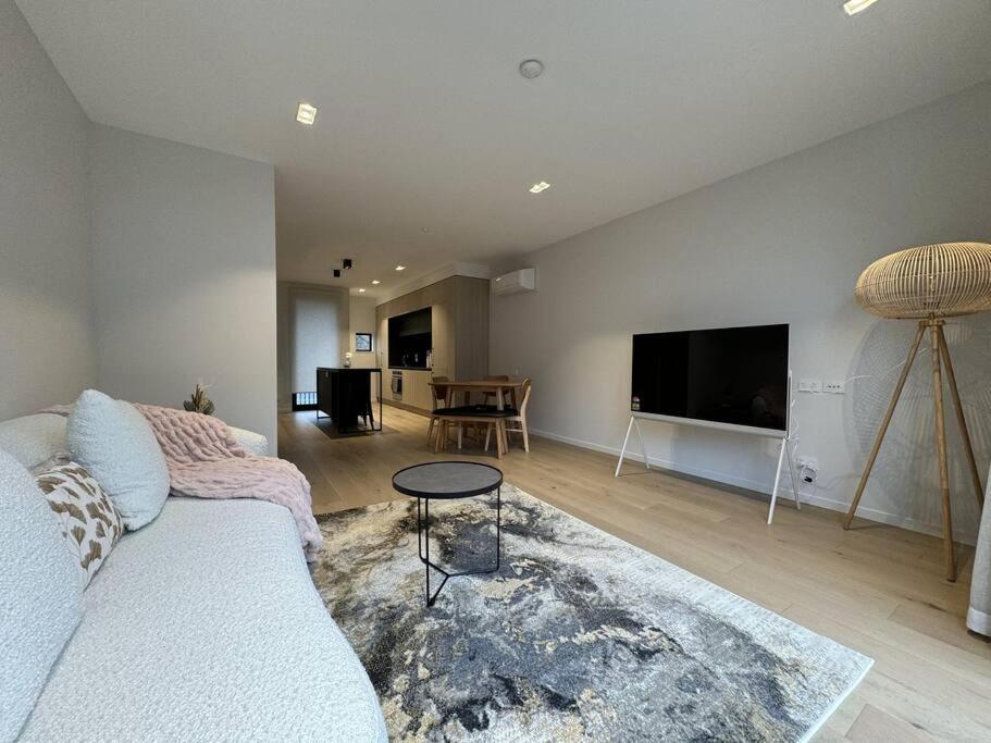 Black-Luxe Living In The Heart Of City Leilighet Christchurch Eksteriør bilde