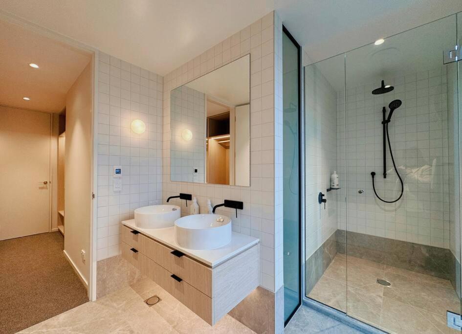Black-Luxe Living In The Heart Of City Leilighet Christchurch Eksteriør bilde